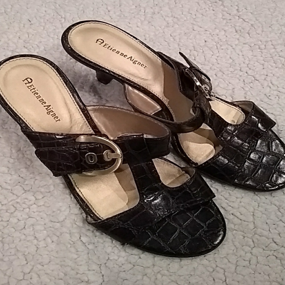 Etienne Aigner Brown T-Strap sandals Size 9